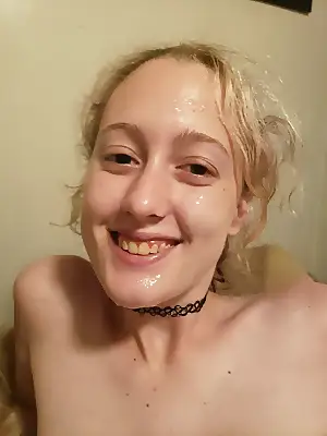 she could only wear the choker for earnig her black belt in dick sucking